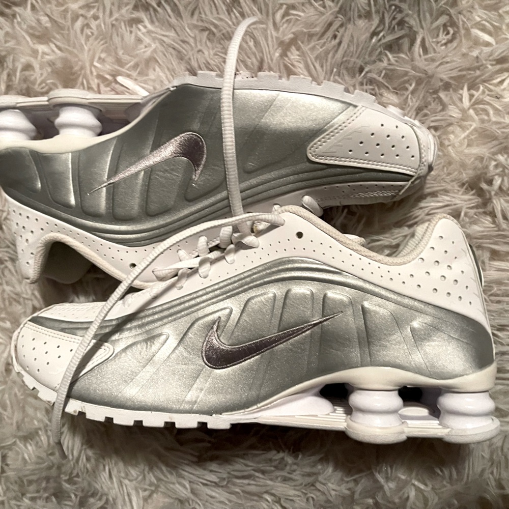 Nike Shox R4
